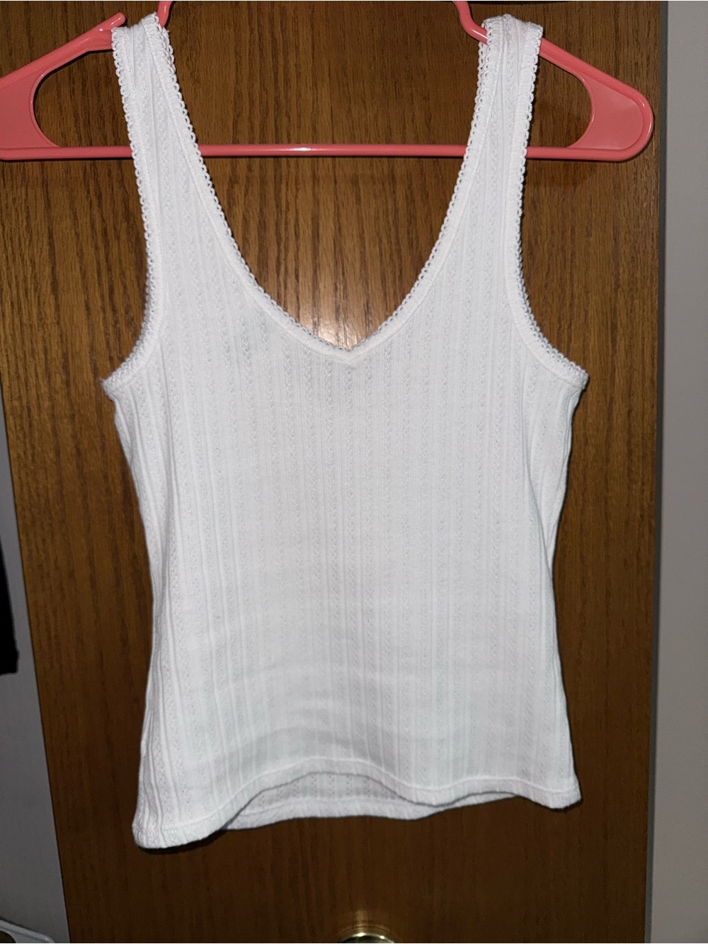 Universal Thread White Ribbed V-Neck Tank - Picture 3 of 3